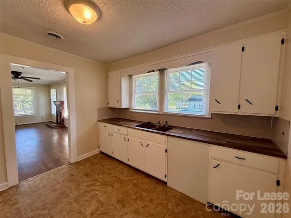 $1,375 | 507 Turnersburg Highway, Statesville, NC 28625