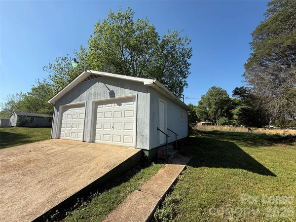 $1,375 | 507 Turnersburg Highway, Statesville, NC 28625