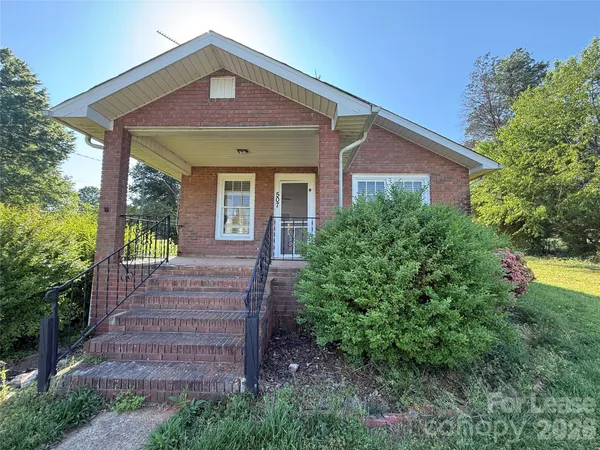 $1,375 | 507 Turnersburg Highway, Statesville, NC 28625