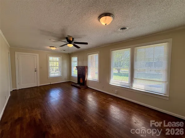 $1,375 | 507 Turnersburg Highway, Statesville, NC 28625