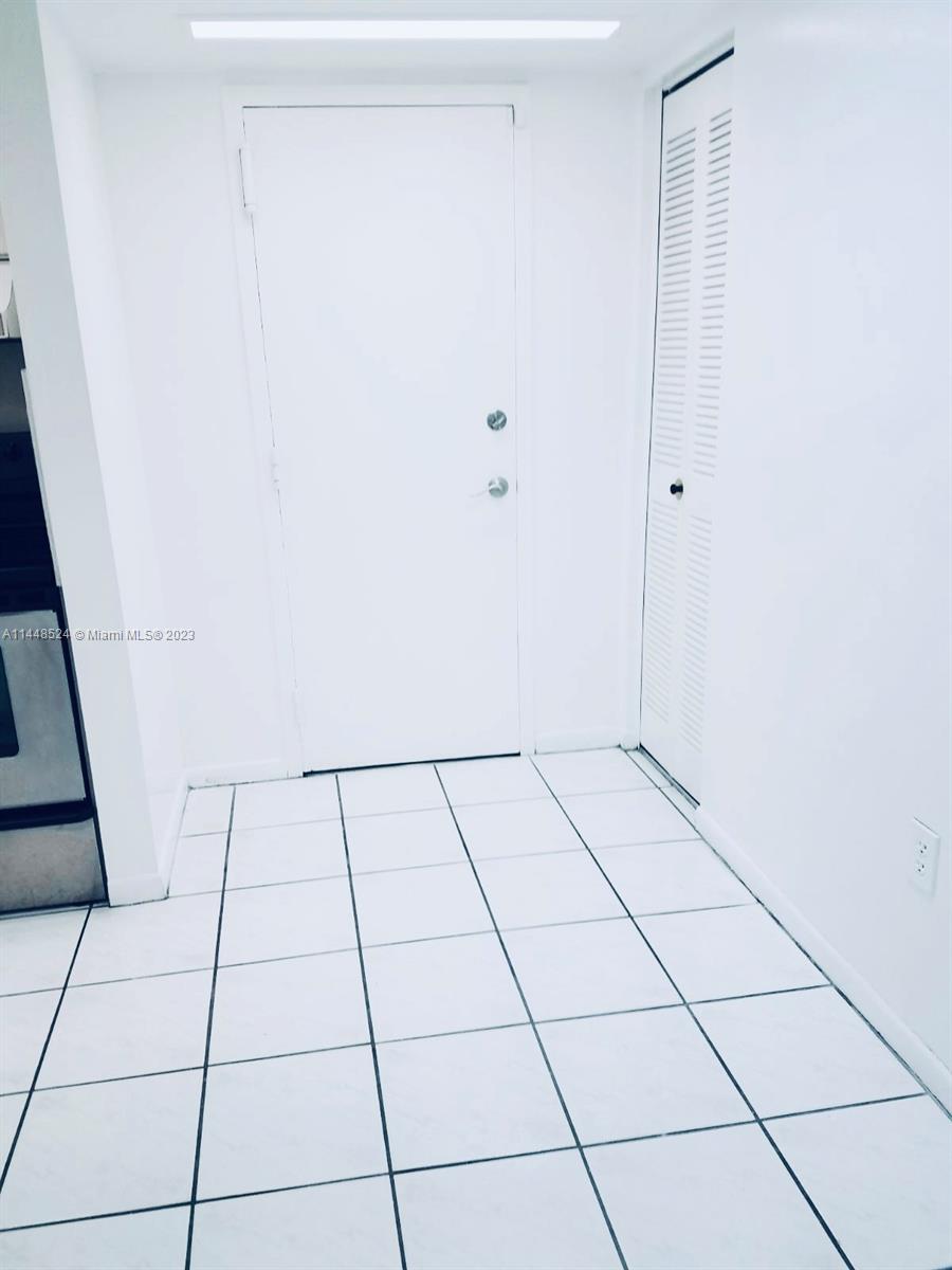6801 Southwest 147th Avenue, Unit 1E2 Miami, FL 33193 - Photo 4 of 15 a view of an empty room