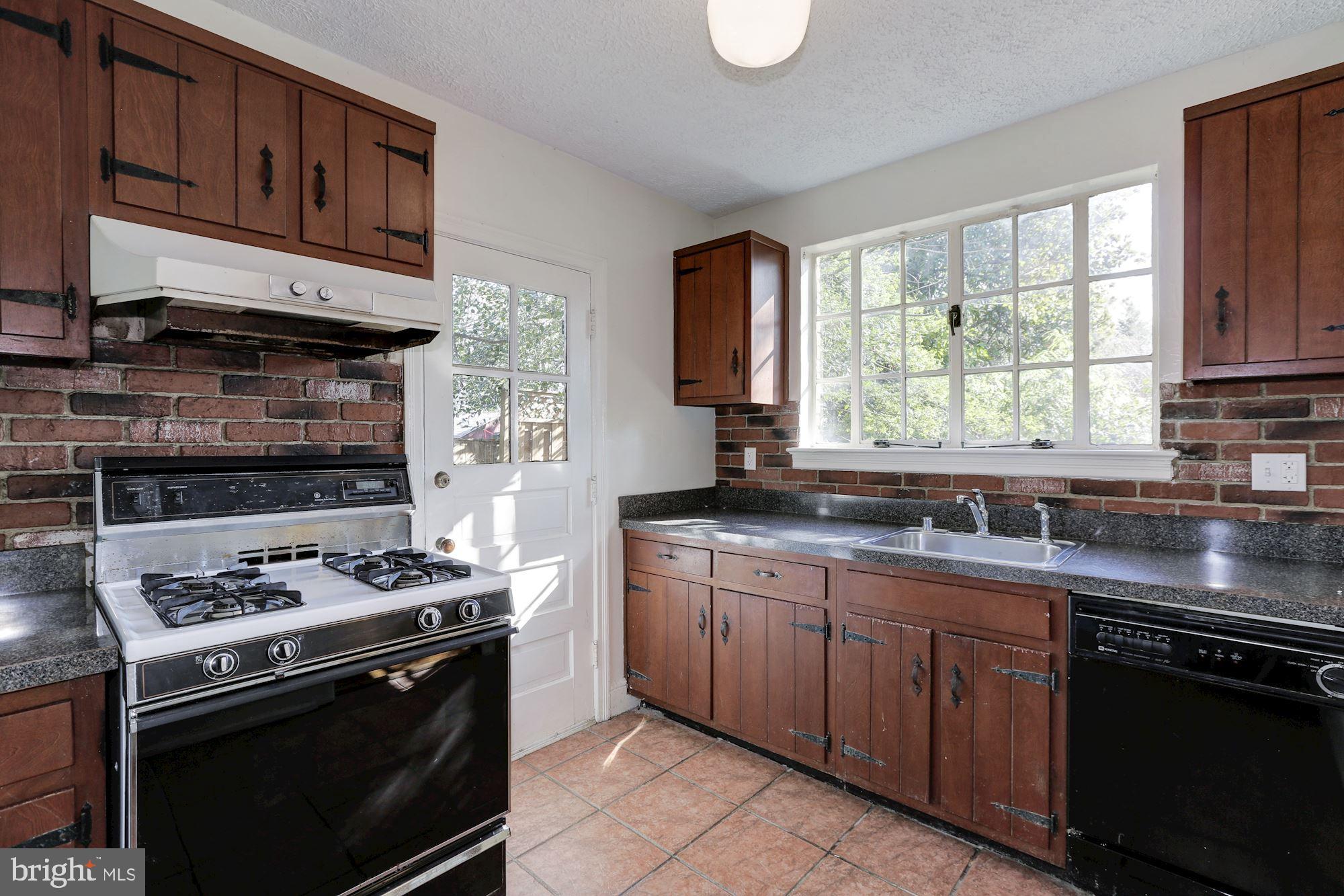2 Park Valley Road Silver Spring, MD 20910 - Photo 12 of 34