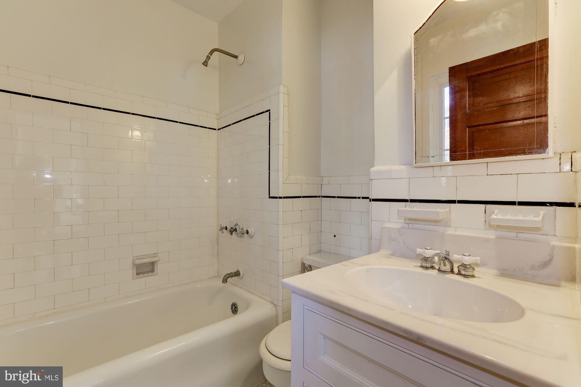 2 Park Valley Road Silver Spring, MD 20910 - Photo 7 of 34