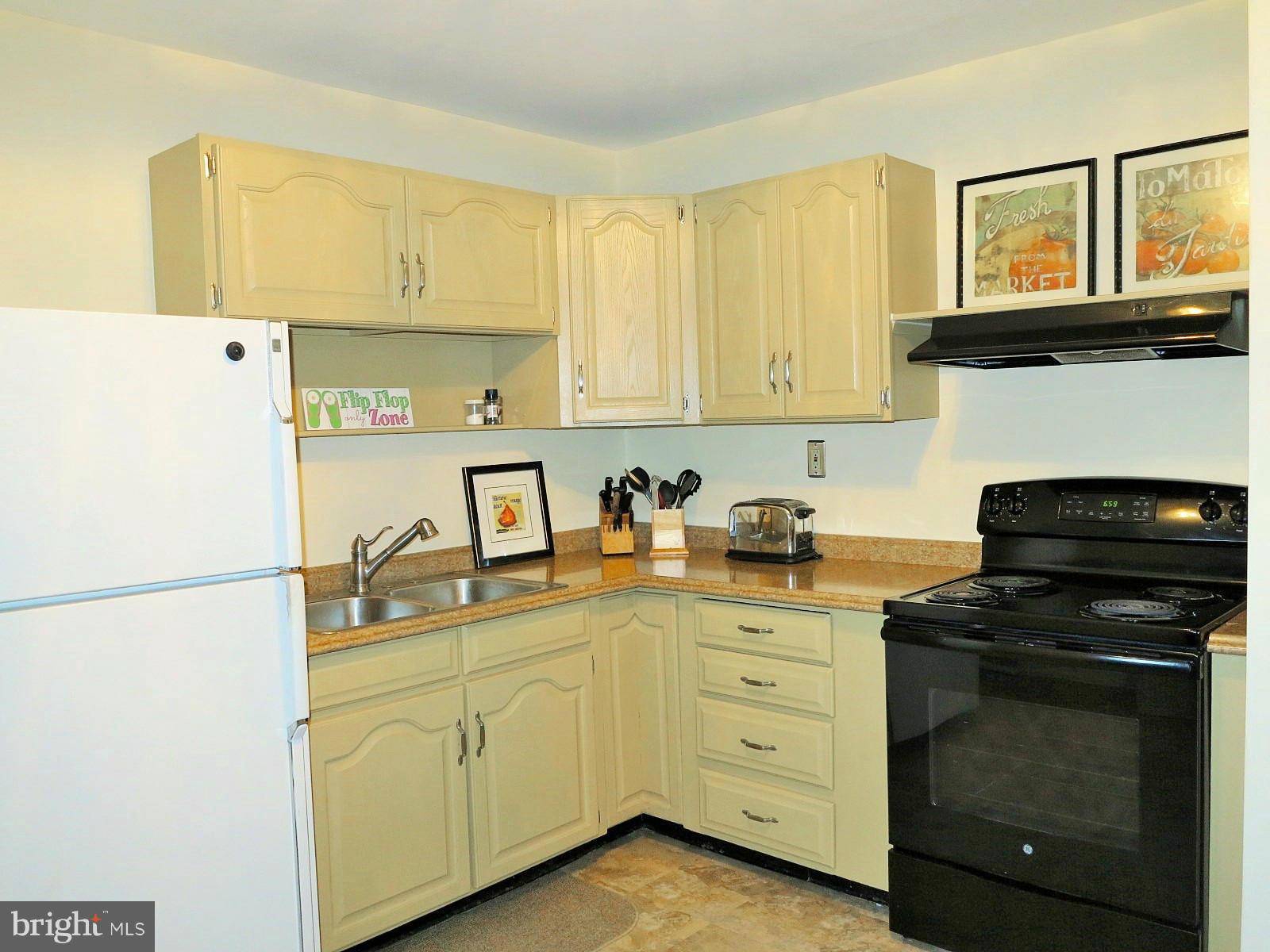 1918 Hanson Road Edgewood, MD 21040 - Photo 7 of 28 The Beautiful Remodeled Kitchen