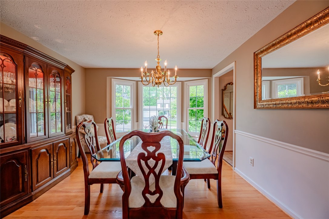 77 Misty Pine Road Perinton, NY 14450 - Photo 8 of 47 ENTERTAINING GUESTS IS A PLEASURE IN THIS LOVELY F