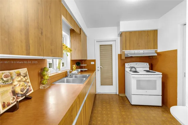 $1,400,000 | 236 Candia Avenue, Coral Gables, FL 33134