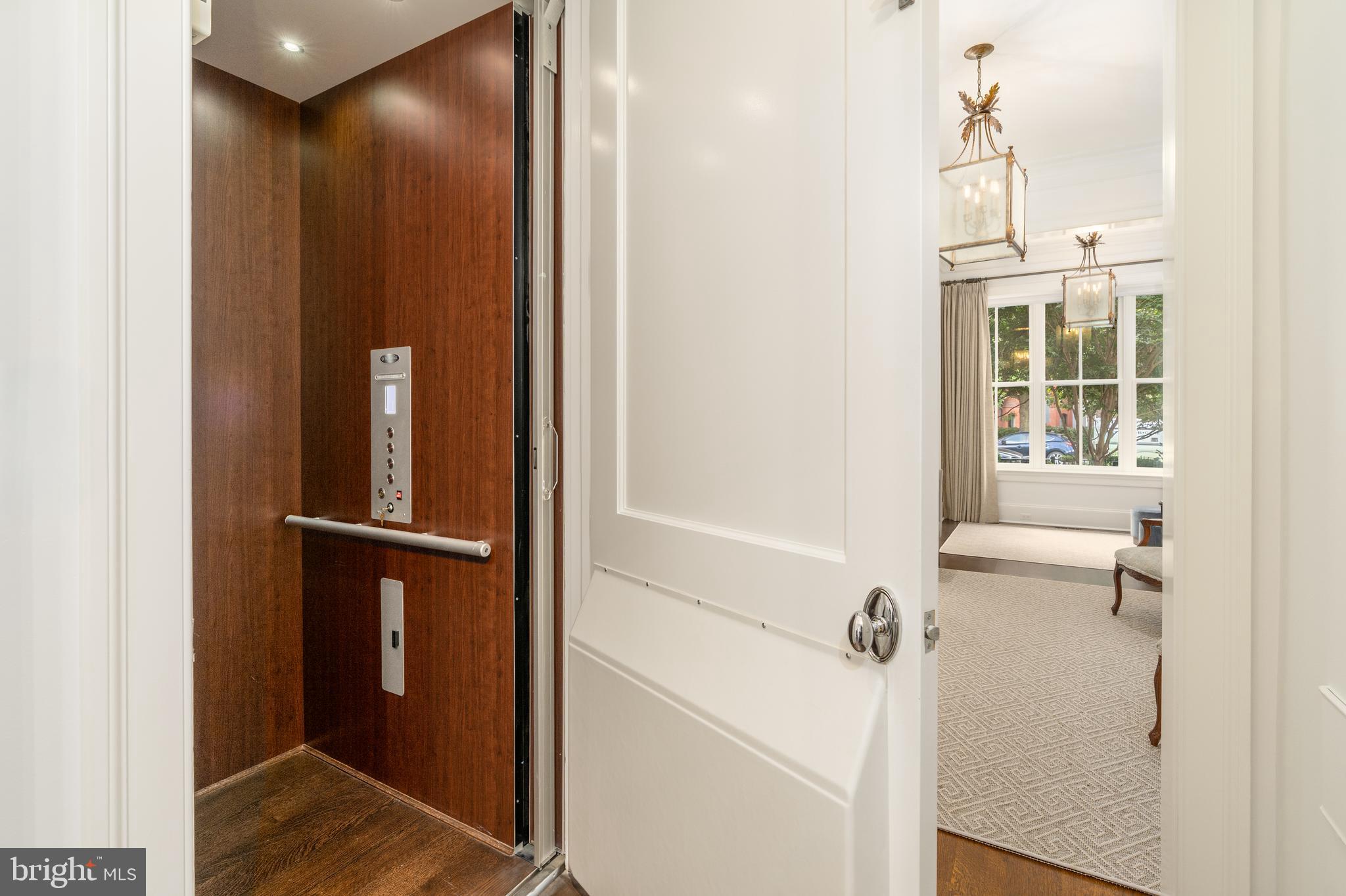 1619 19th Street Northwest Washington, DC 20009 - Photo 20 of 50 a view of bathroom