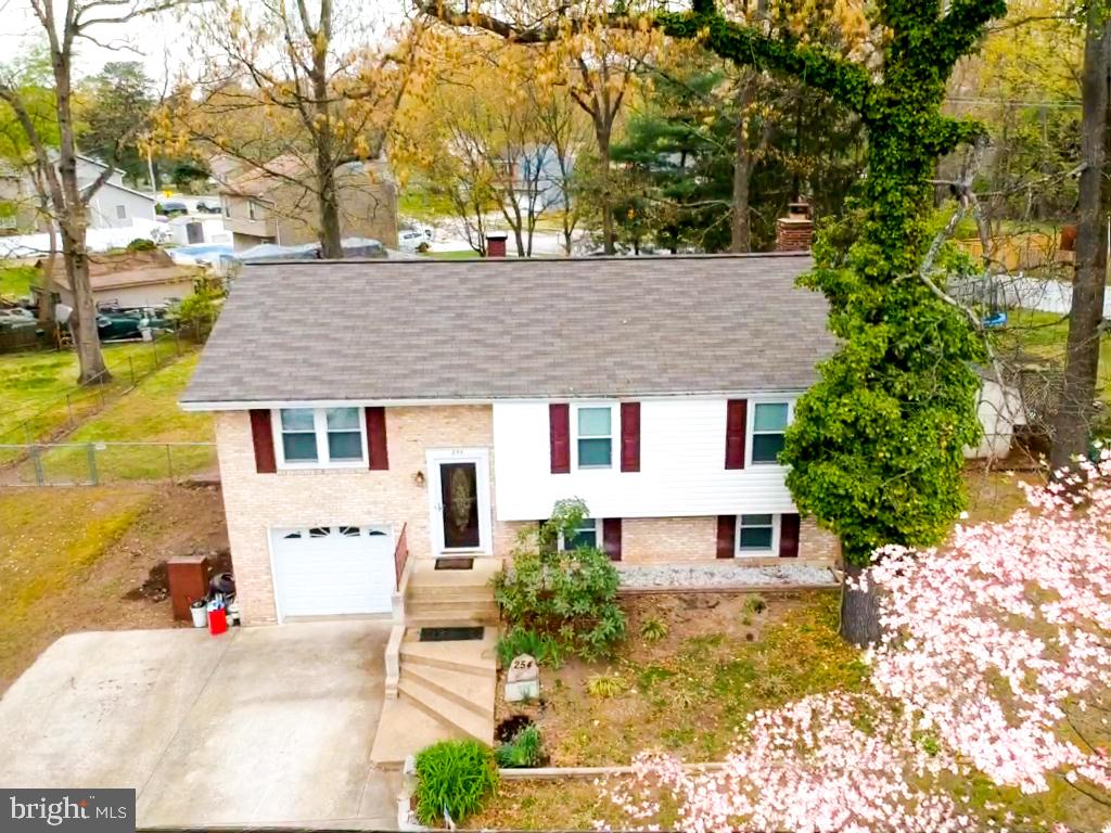 254 Magothy Bridge Road Pasadena, MD 21122 - Photo 3 of 32