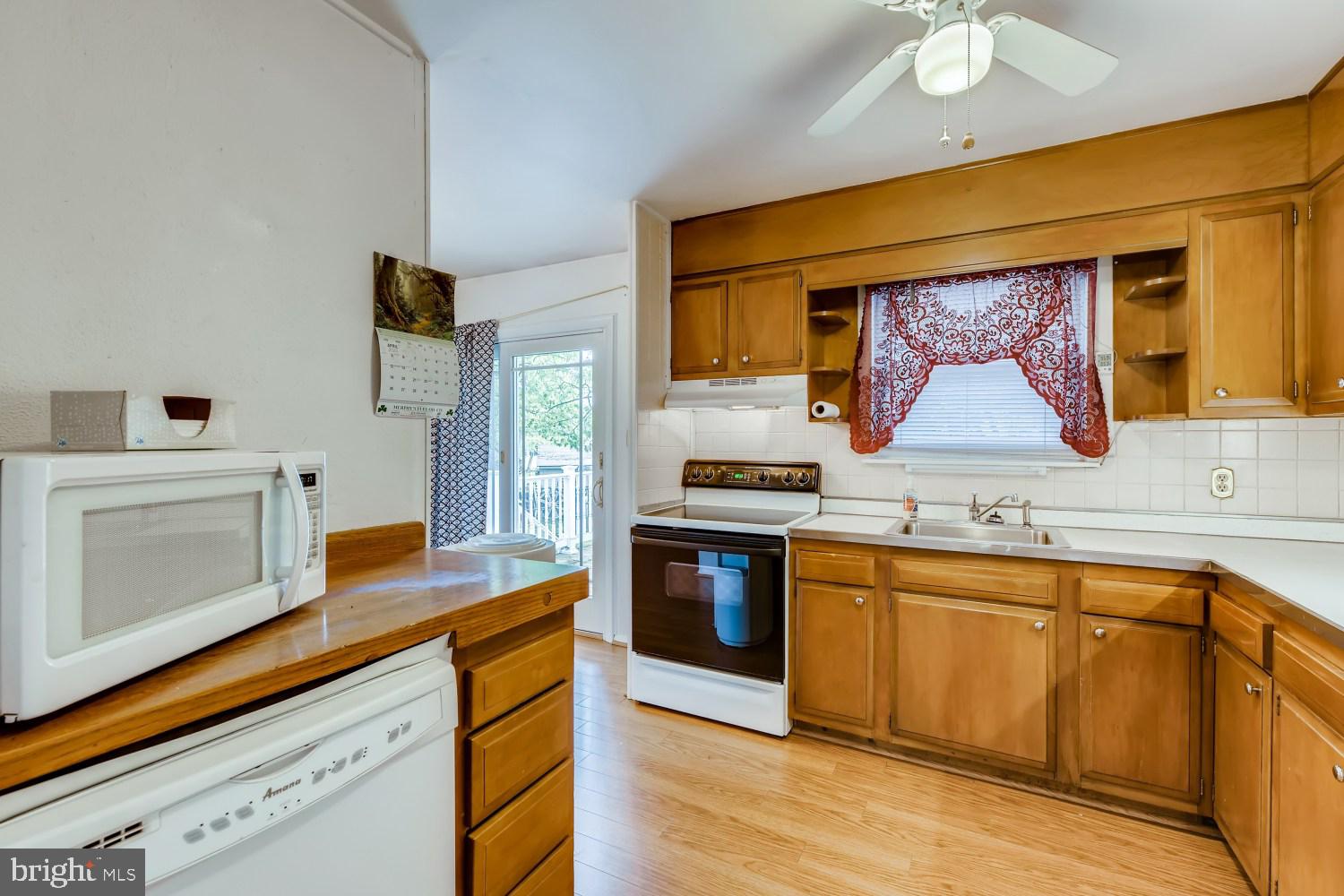 254 Magothy Bridge Road Pasadena, MD 21122 - Photo 10 of 32