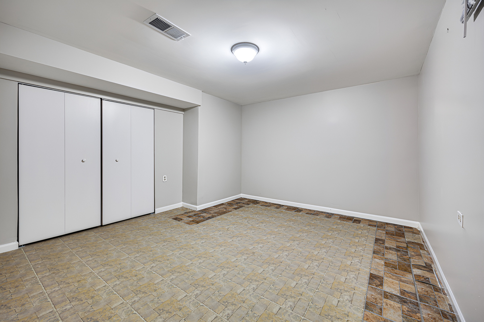 25 North Iowa Avenue Addison, IL 60101 - Photo 19 of 24