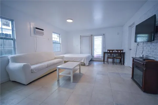 $3,800 | 1015 Roselawn Street, Metairie, LA 70001