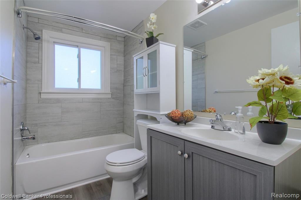 3114 Summers Road Keego Harbor, MI 48320 - Photo 19 of 30 Gallery Image 19
