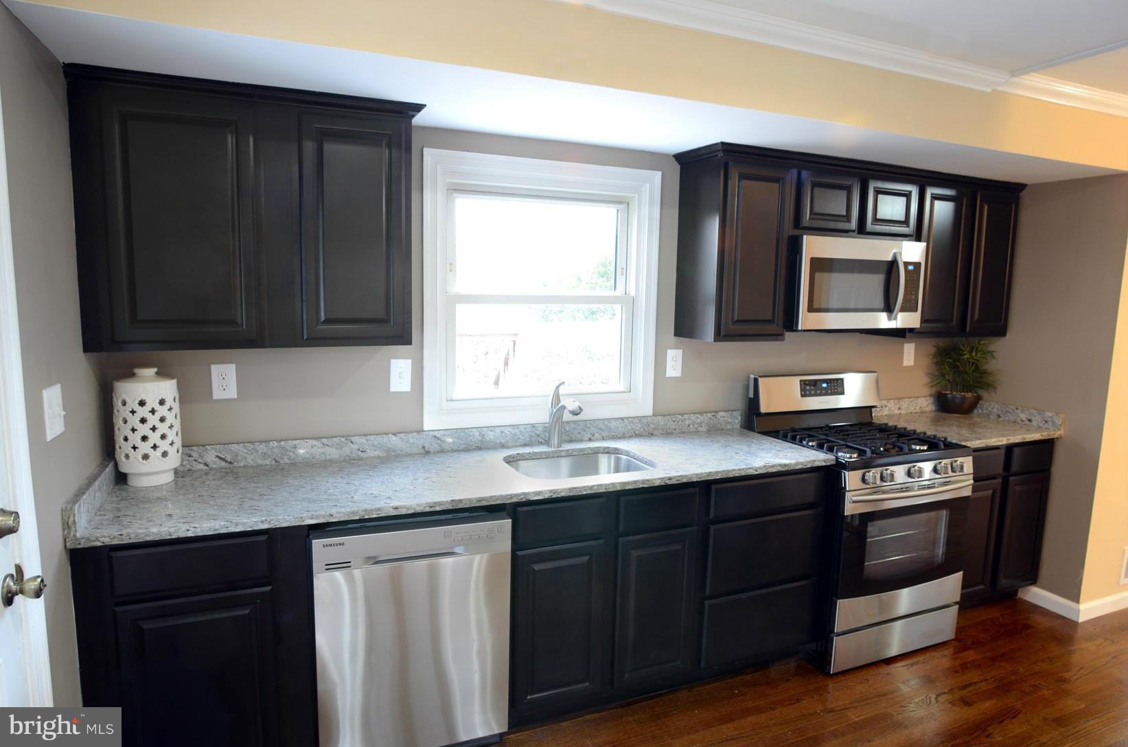 6706 Havenoak Road Baltimore, MD 21237 - Photo 4 of 11 Kitchen