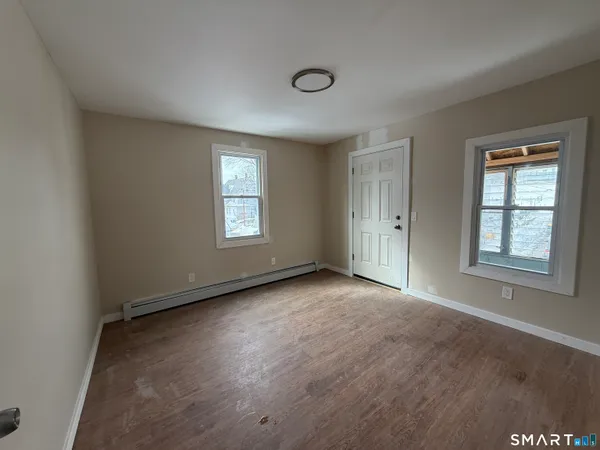 $1,850 | 14 Smith Street, Unit 1, Ansonia, CT 06401