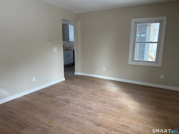 $1,850 | 14 Smith Street, Unit 1, Ansonia, CT 06401