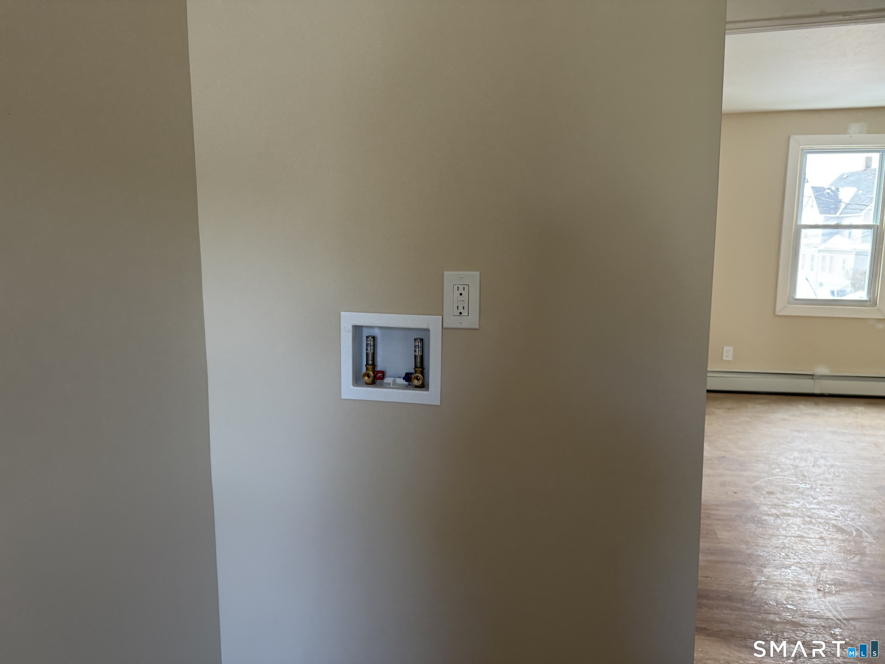 14 Smith Street, Unit 1 Ansonia, CT 06401 - Photo 4 of 9