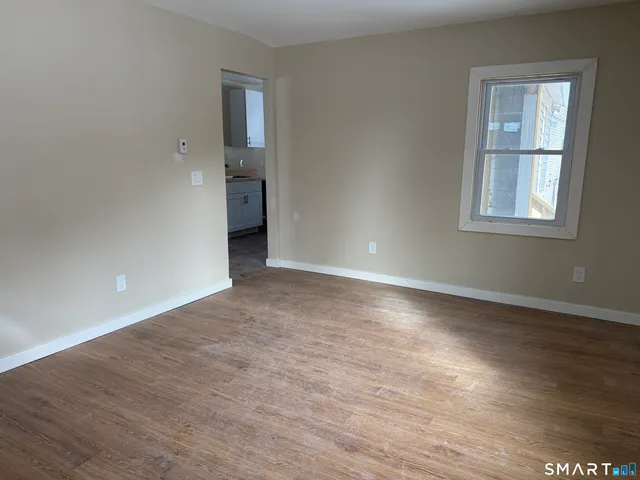 $1,850 | 14 Smith Street, Unit 1, Ansonia, CT 06401