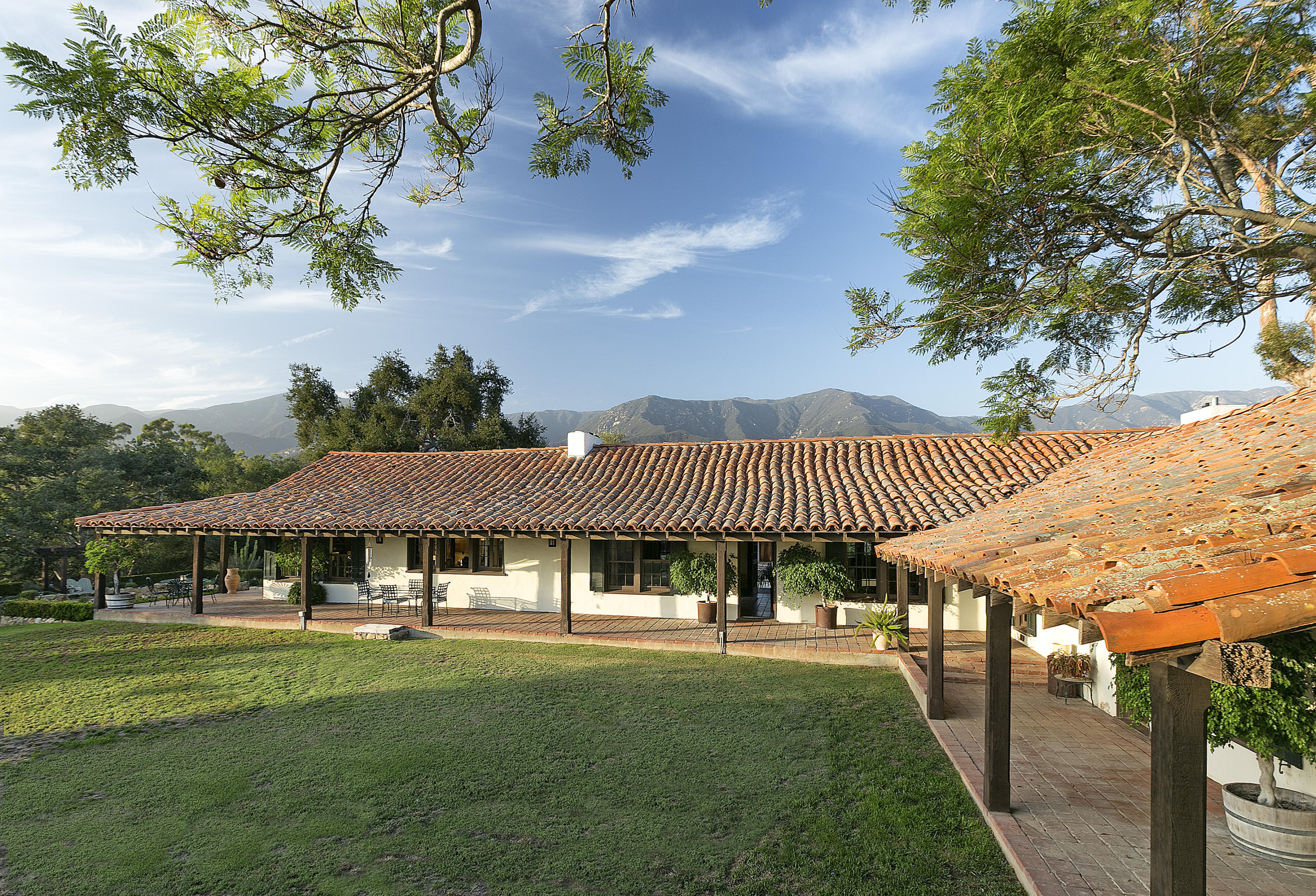 308 Ennisbrook Drive Montecito, CA 93108 - Photo 24 of 31 a front view of a house with a garden