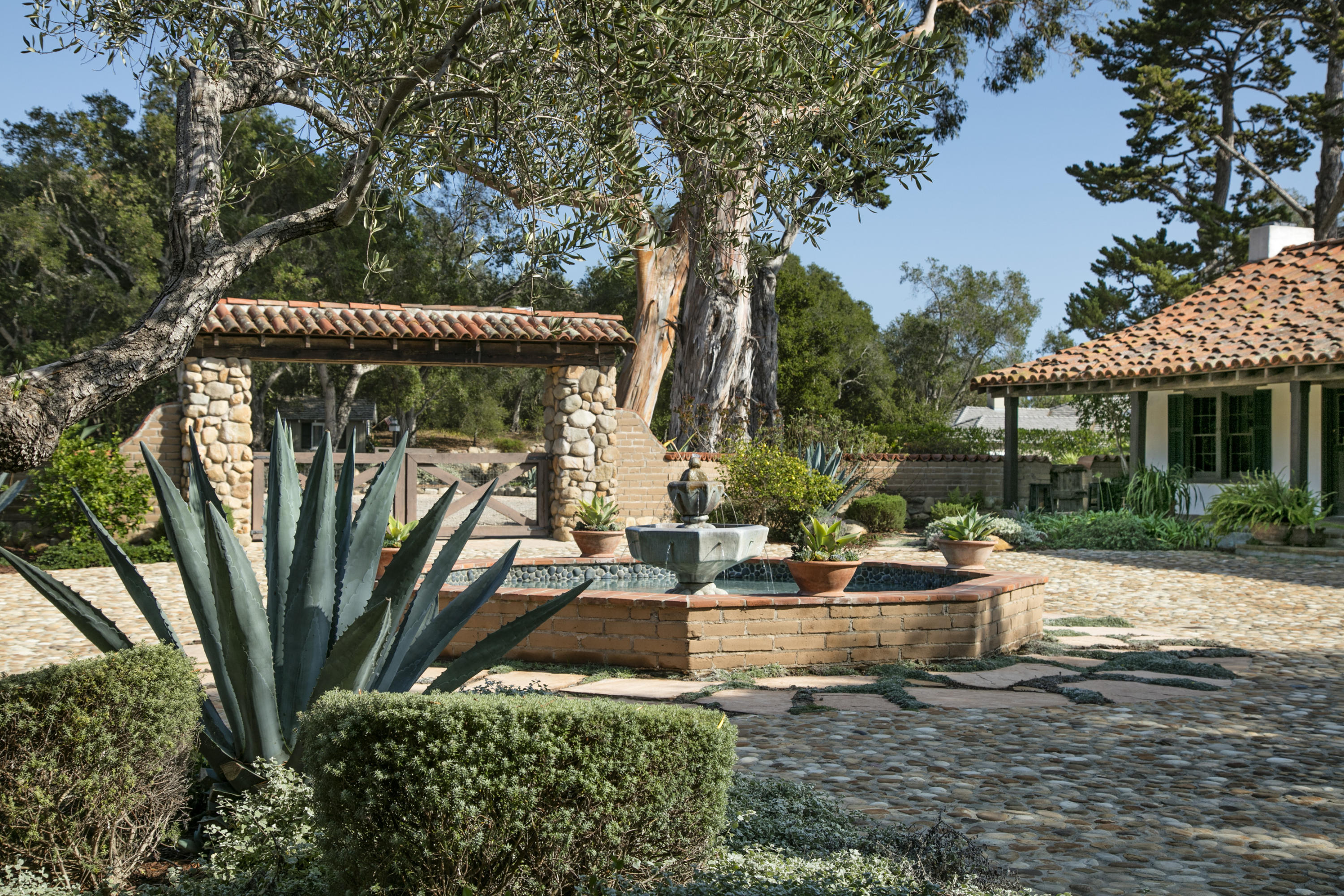 308 Ennisbrook Drive Montecito, CA 93108 - Photo 7 of 31 a view of a house with backyard and sitting area