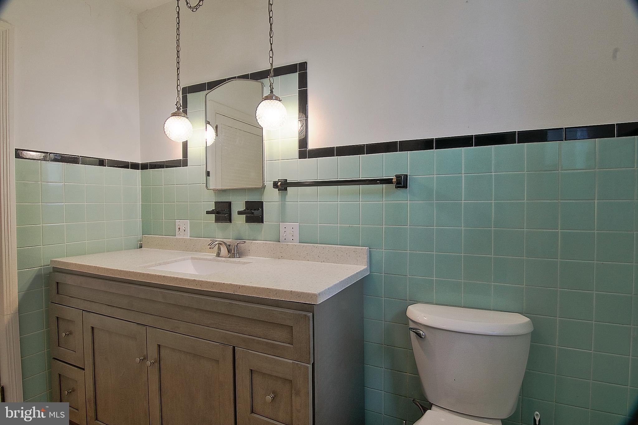 951 Grosstown Road Stowe, PA 19464 - Photo 30 of 34 Second Floor Full Bath