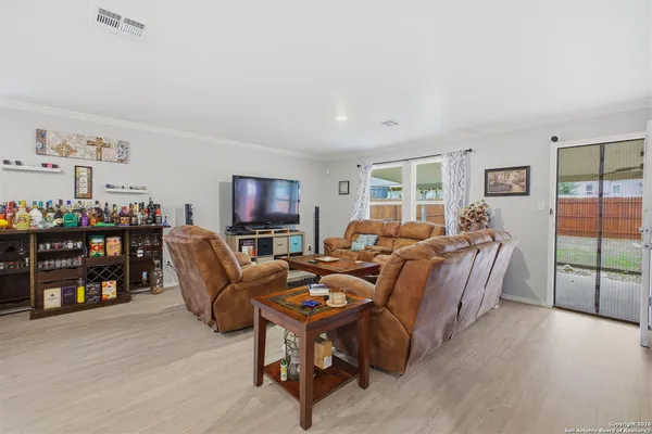 $2,000 | 14113 Swine Place, San Antonio, TX 78252