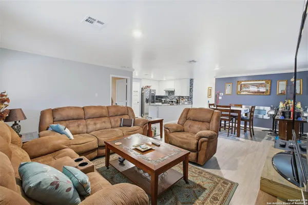 $2,000 | 14113 Swine Place, San Antonio, TX 78252