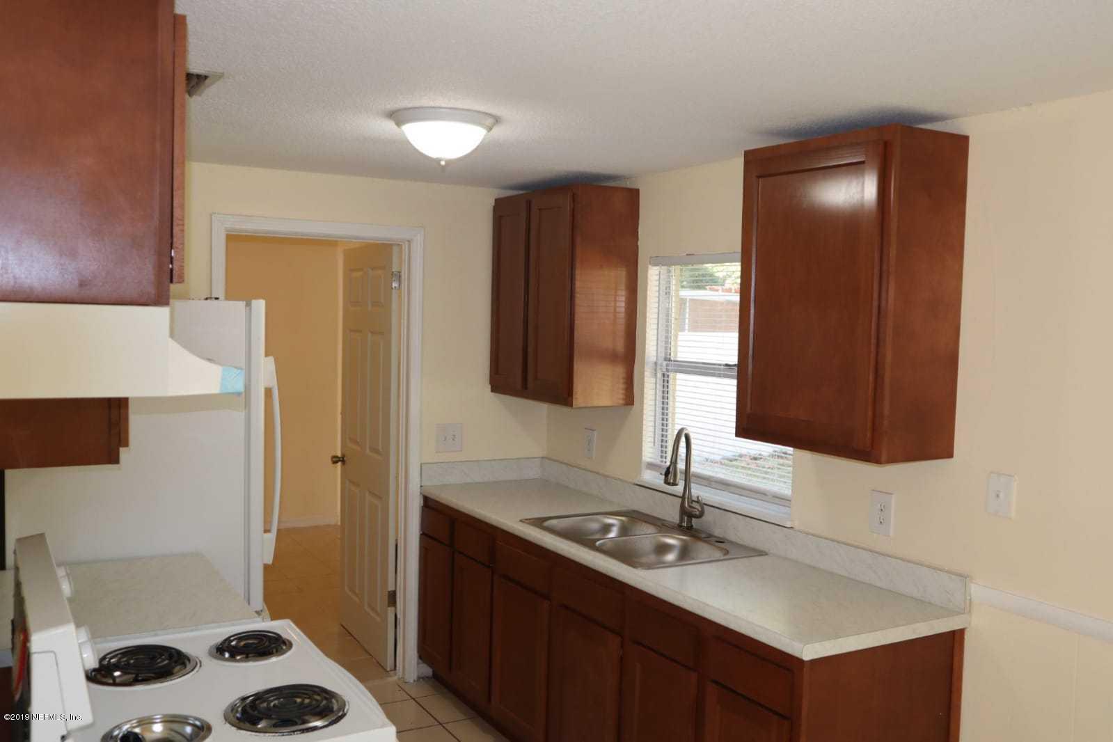 10757 Mareeba Road Jacksonville, FL 32246 - Photo 4 of 22 PHOTO-2019-11-24-17-35-06_1