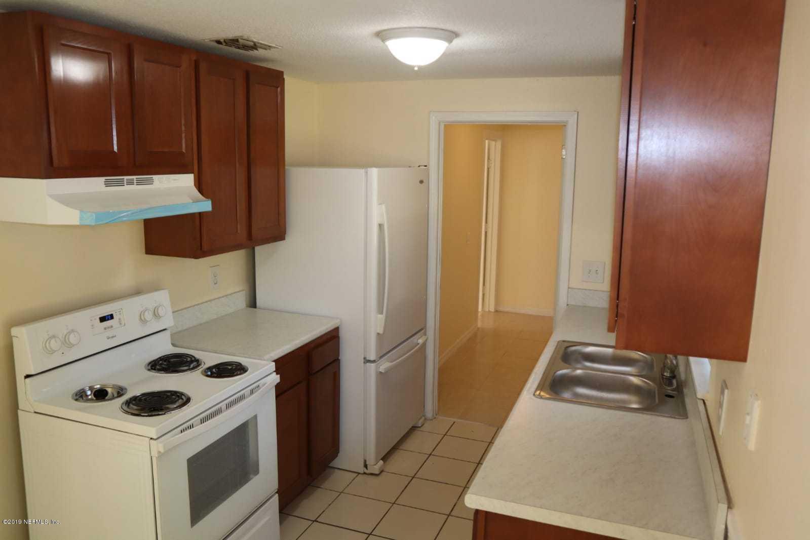 10757 Mareeba Road Jacksonville, FL 32246 - Photo 5 of 22 PHOTO-2019-11-24-17-35-07