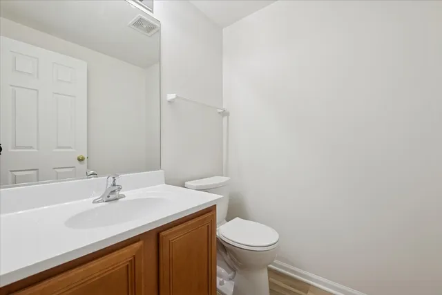 $3,400 | 6163 Mayfair Avenue, Morton Grove, IL 60053