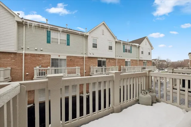 $3,400 | 6163 Mayfair Avenue, Morton Grove, IL 60053