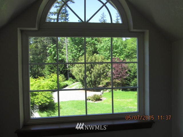 14637 Starr Road Southeast Olalla, WA 98359 - Photo 9 of 24 Gallery Image 9