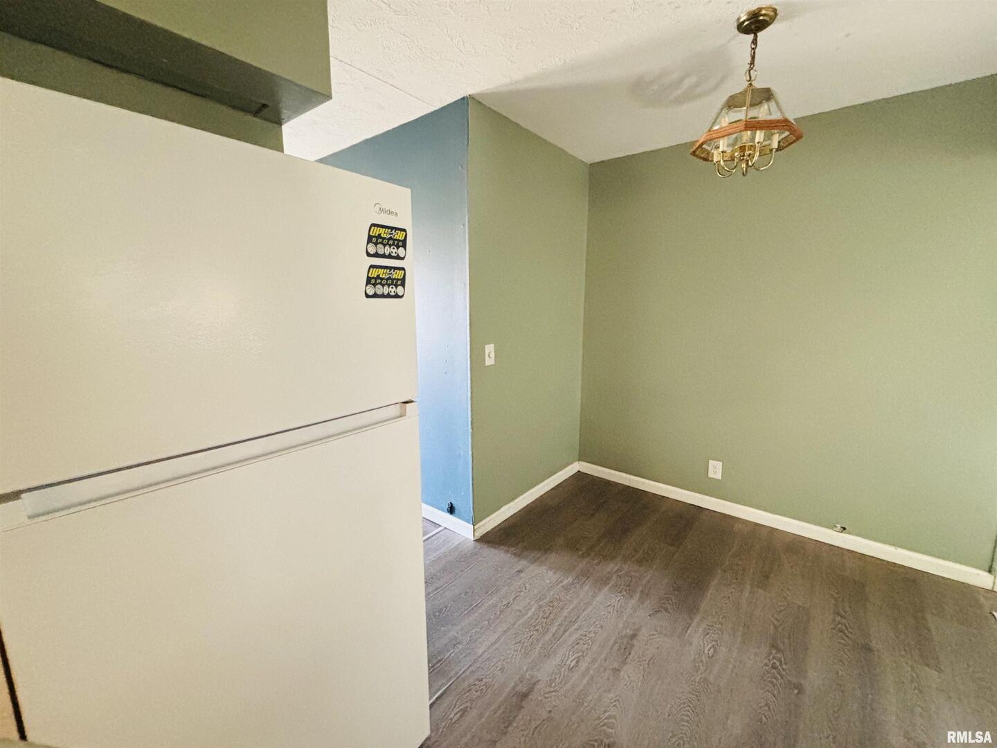 111 North Tower Road Carbondale, IL 62901 - Photo 6 of 9