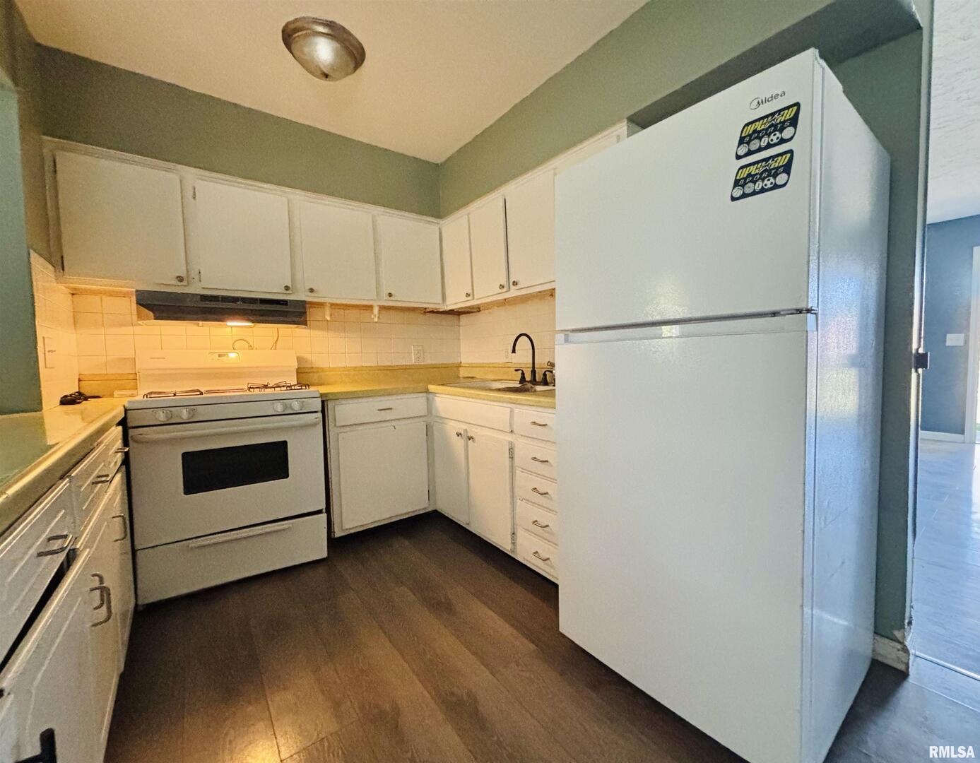 111 North Tower Road Carbondale, IL 62901 - Photo 7 of 9