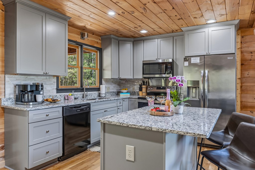 327 Dancing Trees Trail Morganton, GA 30560 - Photo 6 of 68