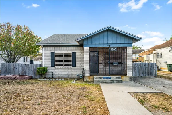 $169,900 | 1205 10th Street, Corpus Christi, TX 78404