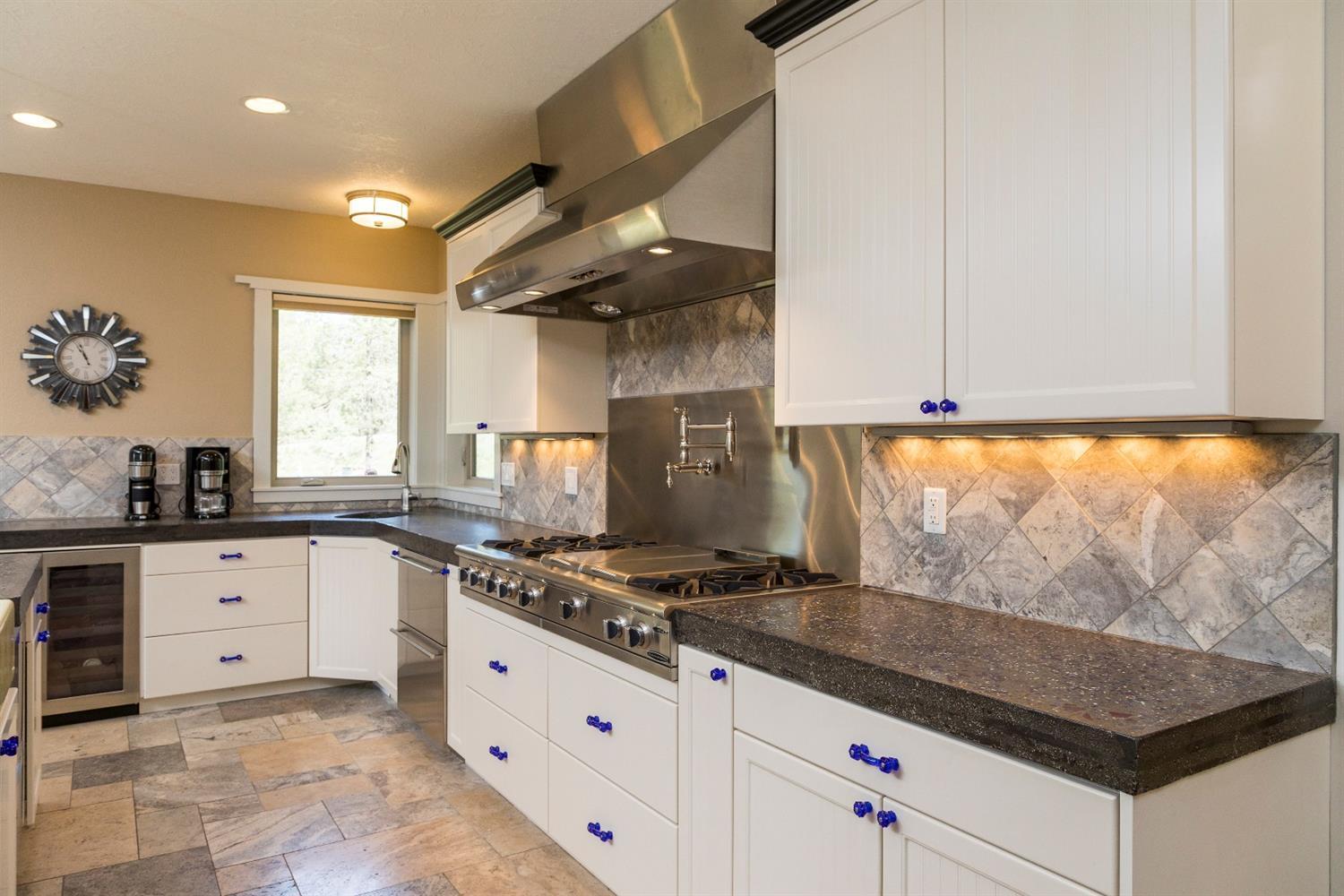 5966 Cooper's Hawk Road Klamath Falls, OR 97601 - Photo 11 of 32 Additional Photo