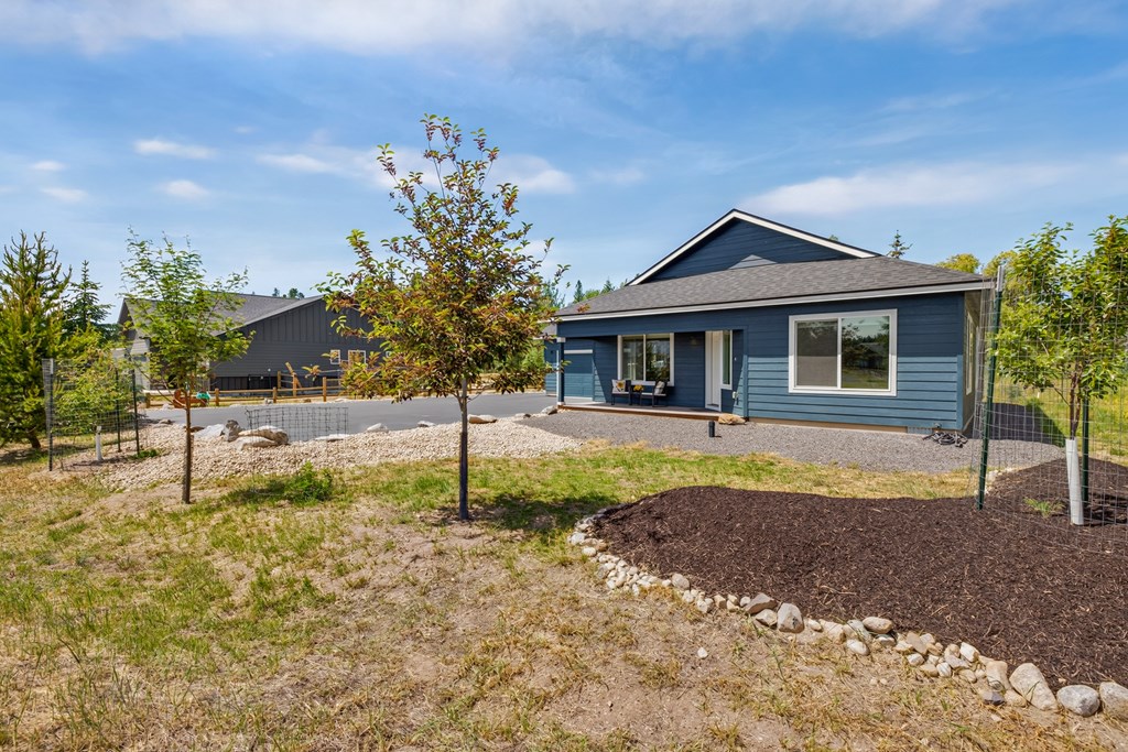 1023 Kaitlyn Loop McCall, ID 83638 - Photo 4 of 38 Front yard