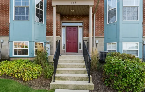 $2,700 | 366 Station Park Circle, Grayslake, IL 60030