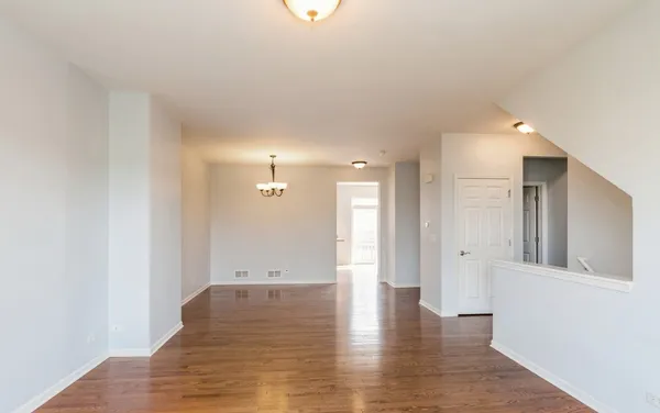 $2,700 | 366 Station Park Circle, Grayslake, IL 60030