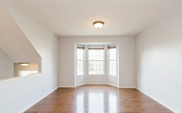 $2,700 | 366 Station Park Circle, Grayslake, IL 60030