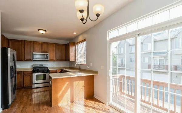 $2,700 | 366 Station Park Circle, Grayslake, IL 60030