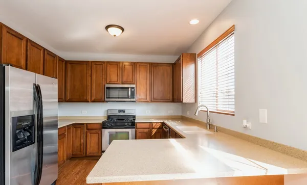 $2,700 | 366 Station Park Circle, Grayslake, IL 60030