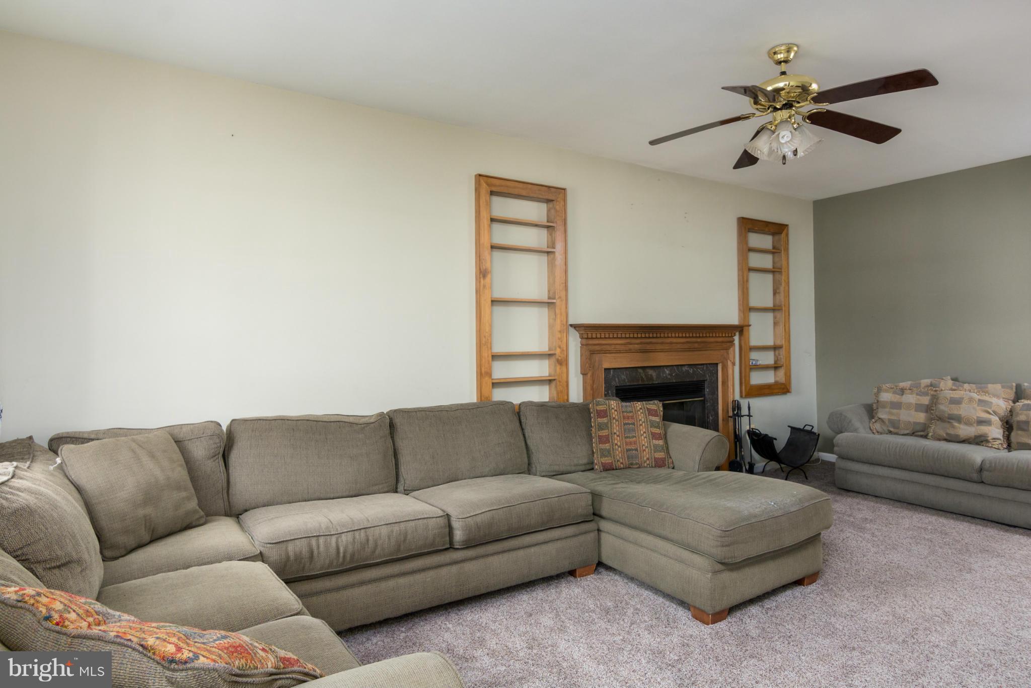 816 Rielly Road Deale, MD 20751 - Photo 8 of 30 Living Room