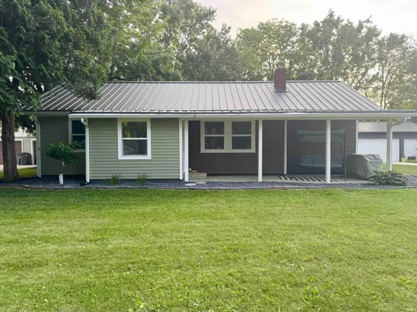 $234,900 | 205 South Washington Street, Wakarusa, IN 46573