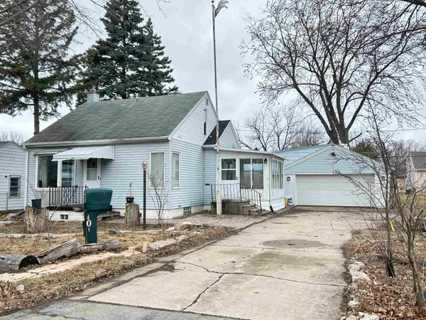 $250,000 | 401 Gardner's Row, Appleton, WI 54915