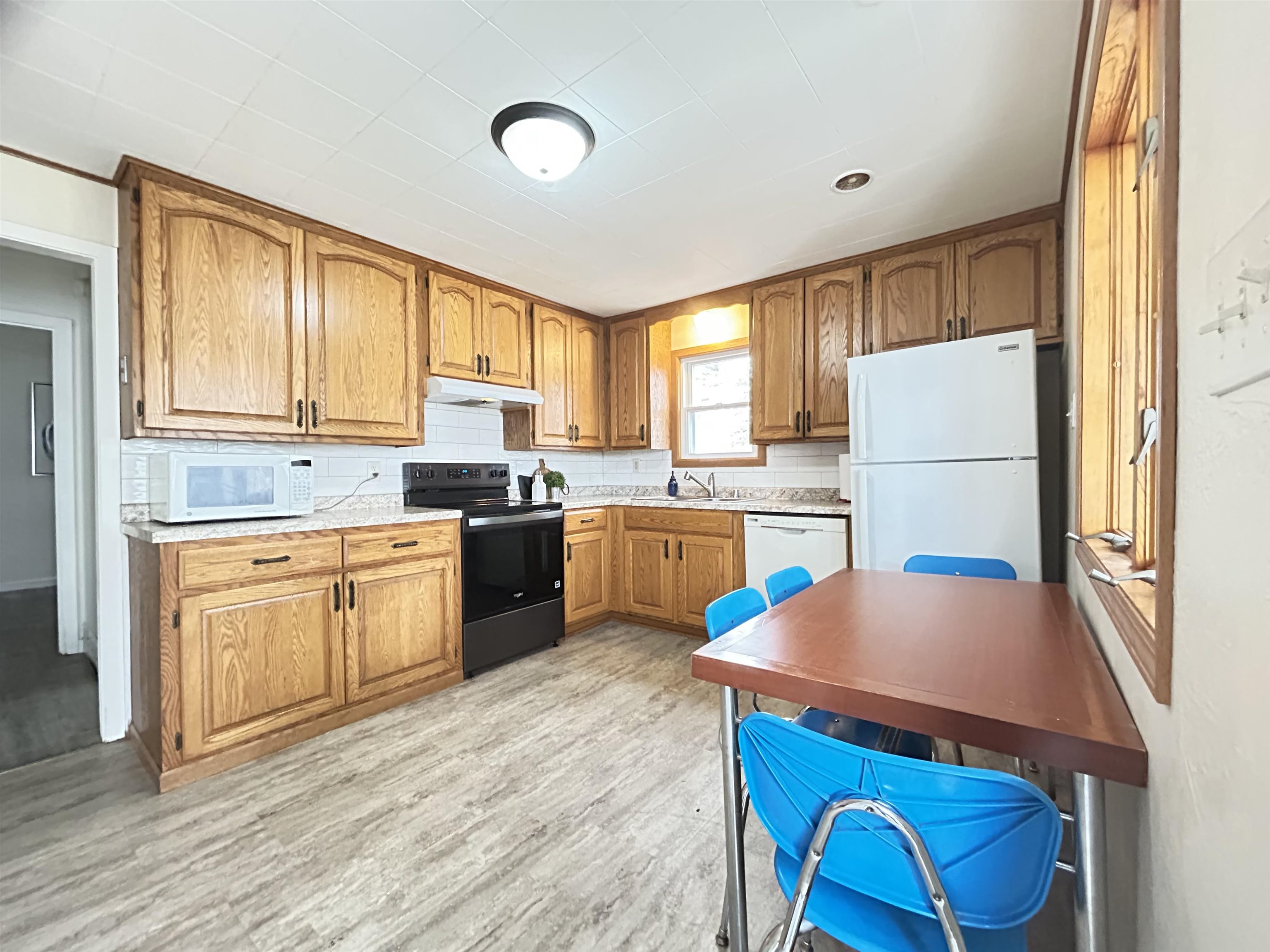 401 Gardner's Row Appleton, WI 54915 - Photo 3 of 19