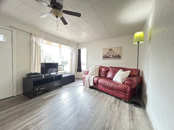 $240,000 | 401 Gardner's Row, Appleton, WI 54915