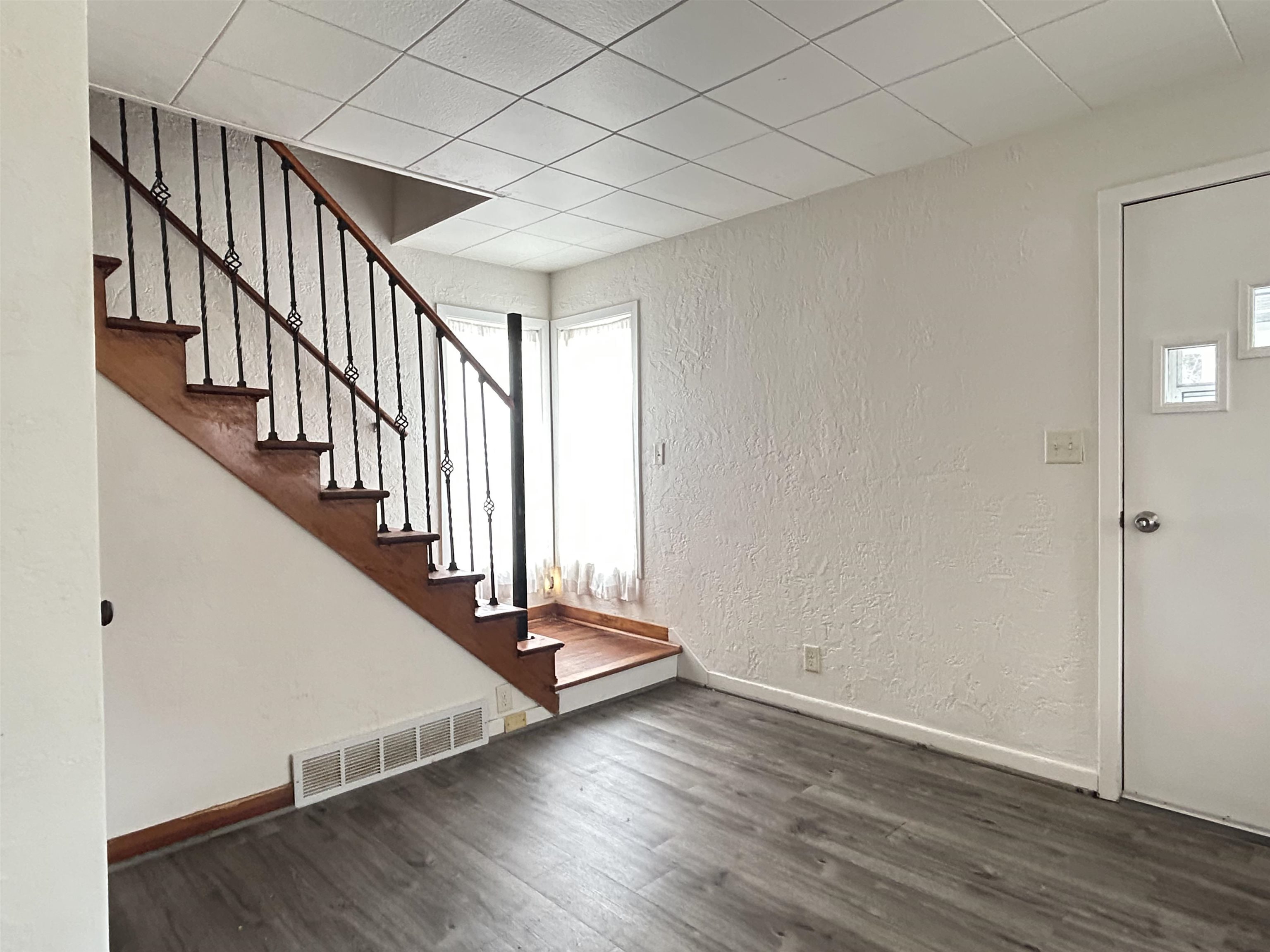 401 Gardner's Row Appleton, WI 54915 - Photo 8 of 19