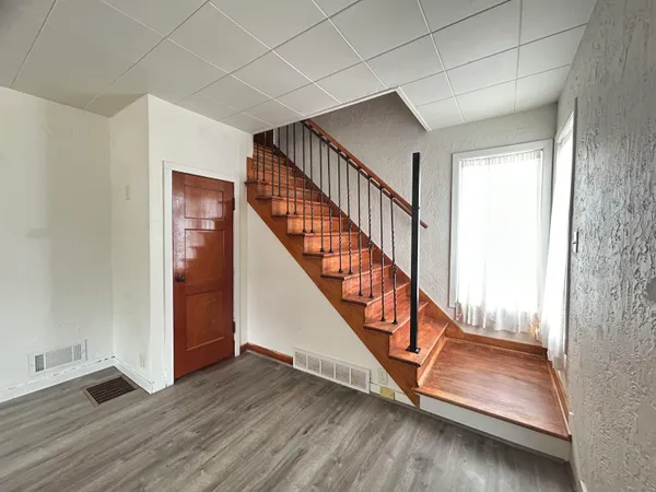 $240,000 | 401 Gardner's Row, Appleton, WI 54915