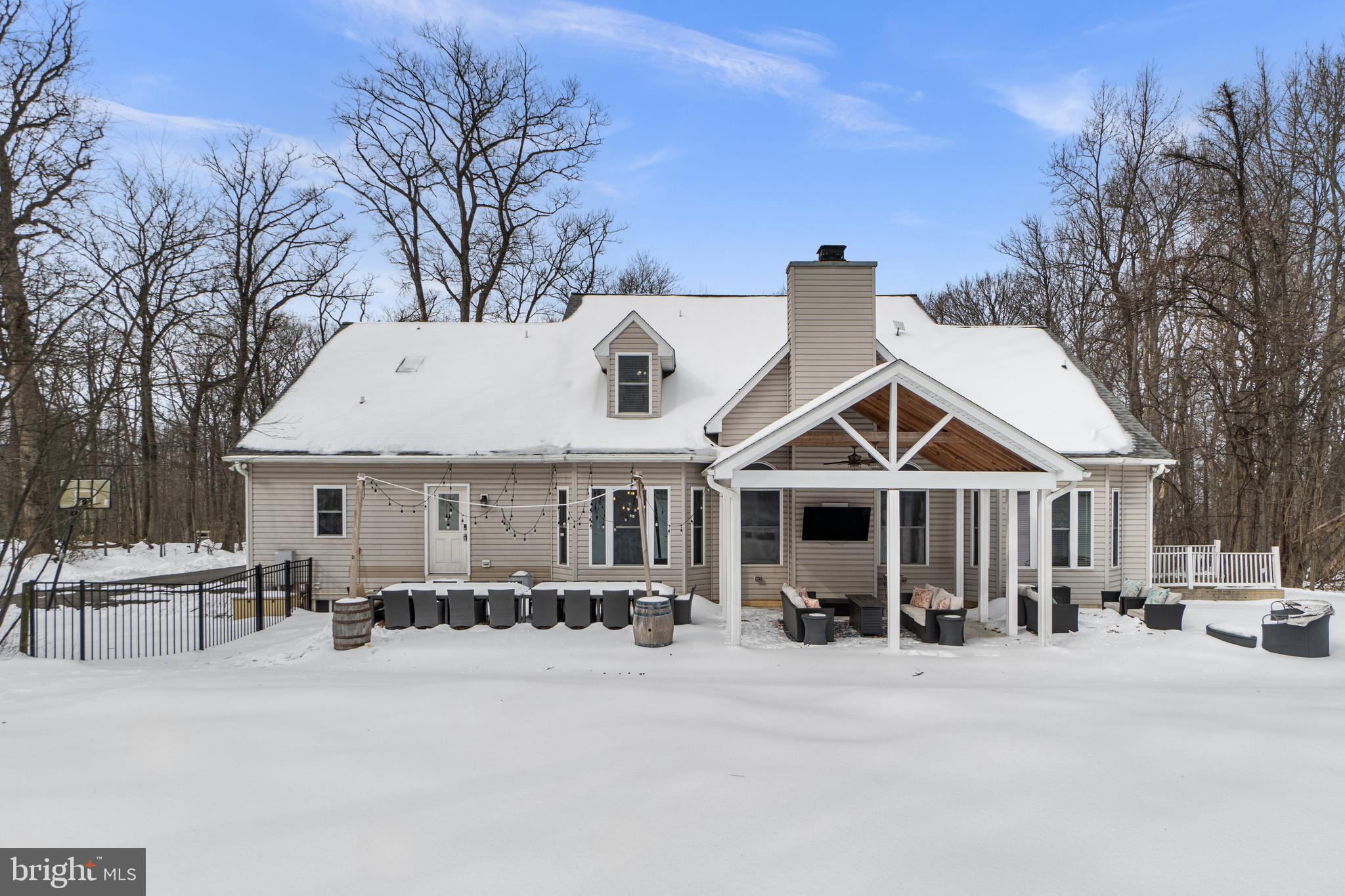 21877 Boonsboro Mountain Road Boonsboro, MD 21713 - Photo 52 of 62 a front view of a house with a garden